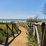 Seafront With Balcony * 比比翁