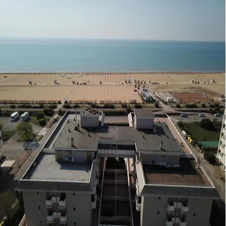 Seafront With Balcony Διαμέρισμα Μπιμπιόνε