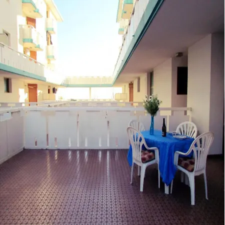 Seafront With Balcony * Μπιμπιόνε